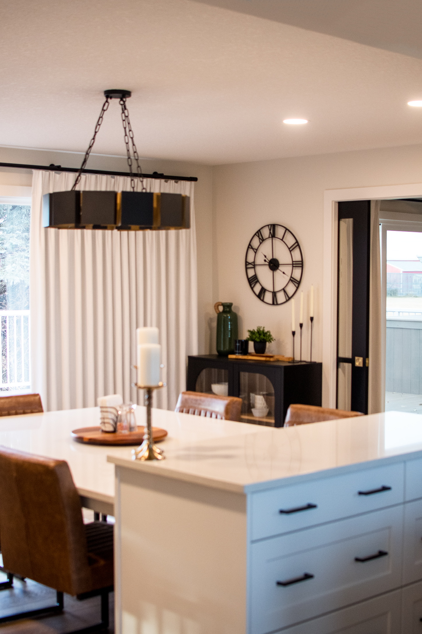 BCF82D91-46F8-4B58-A27A-B0E9EFCD1402_1_102_o